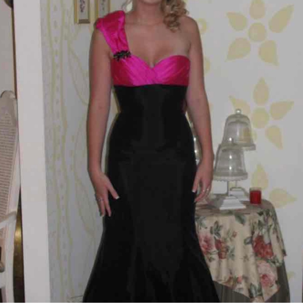 Sherri Hill Prom Dress sz 2 Pink black jet beads